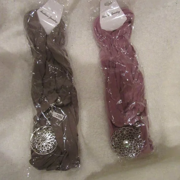 Lot of 8 Jeweled Scarf necklaces - Picture 2 of 8